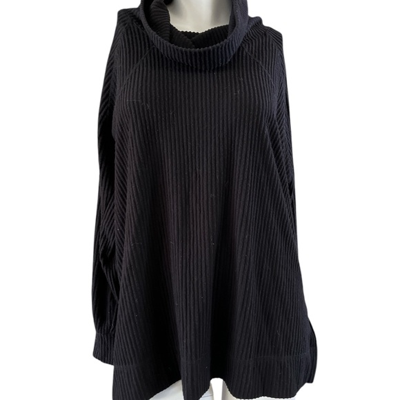 Jane and Delancey Sweaters - Super cute Jane and Delancey turtleneck sweater